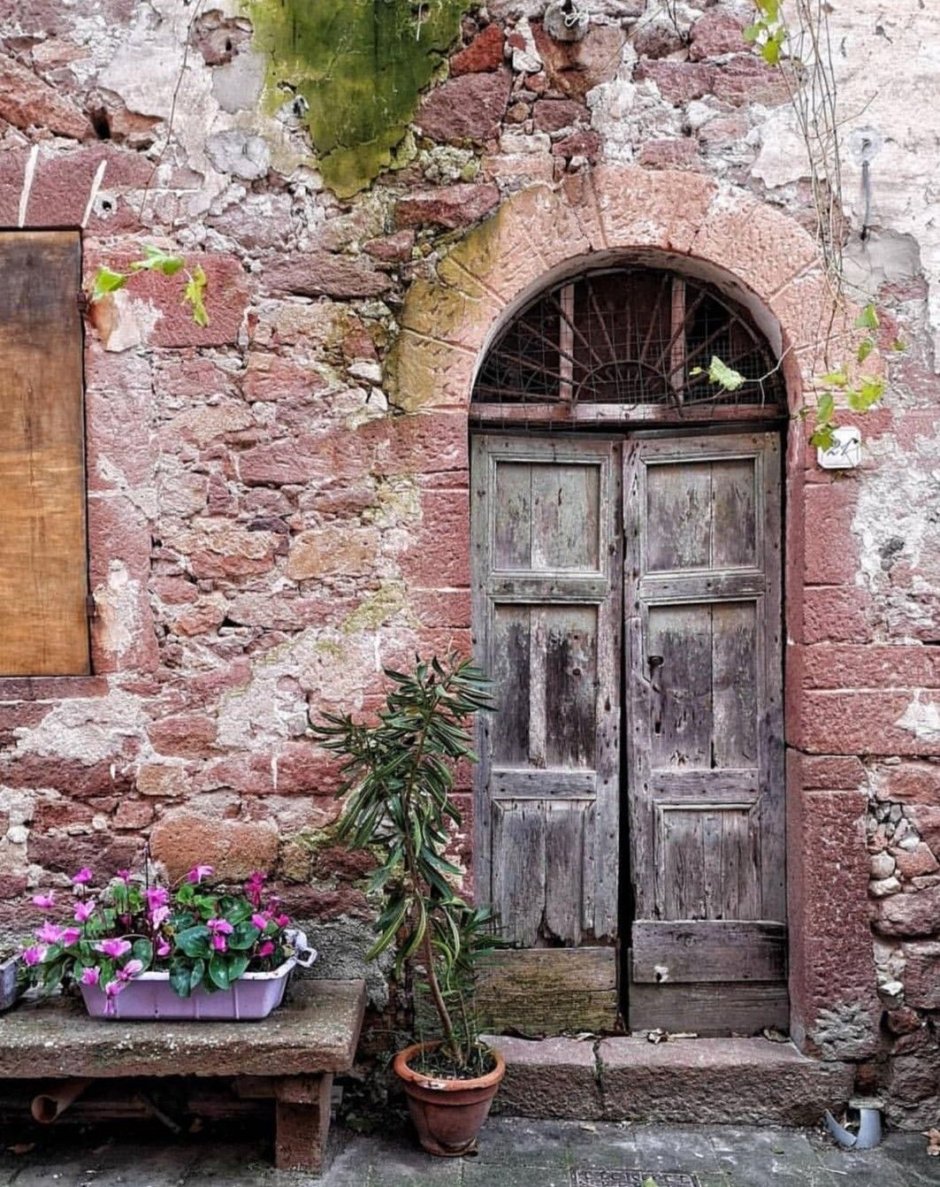 Старинные арочные двери