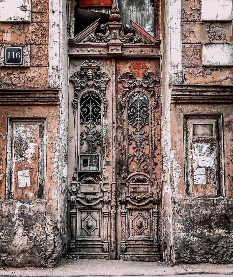 Тбилиси старый город двери