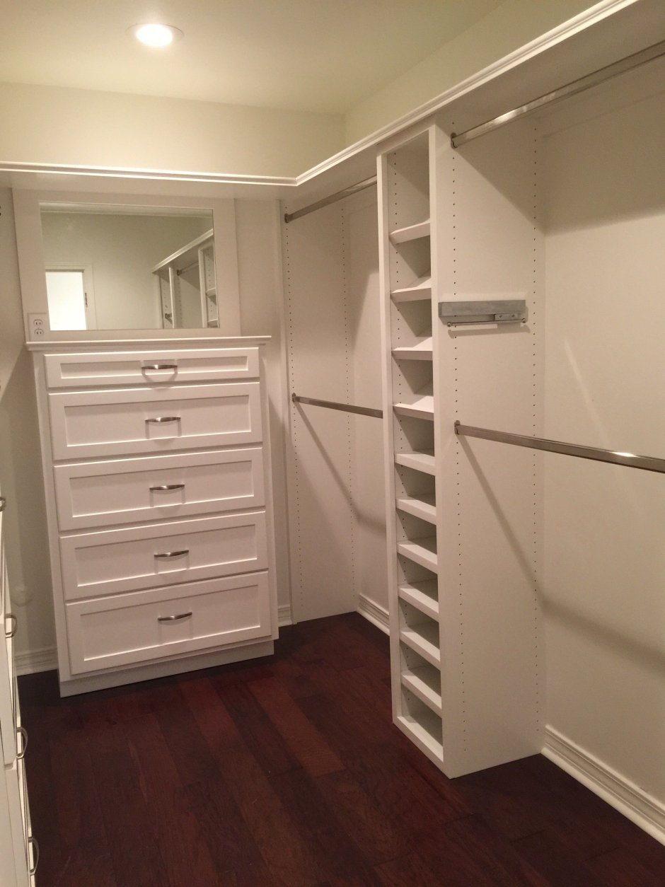 Шкаф в гардеробную комнату без дверей