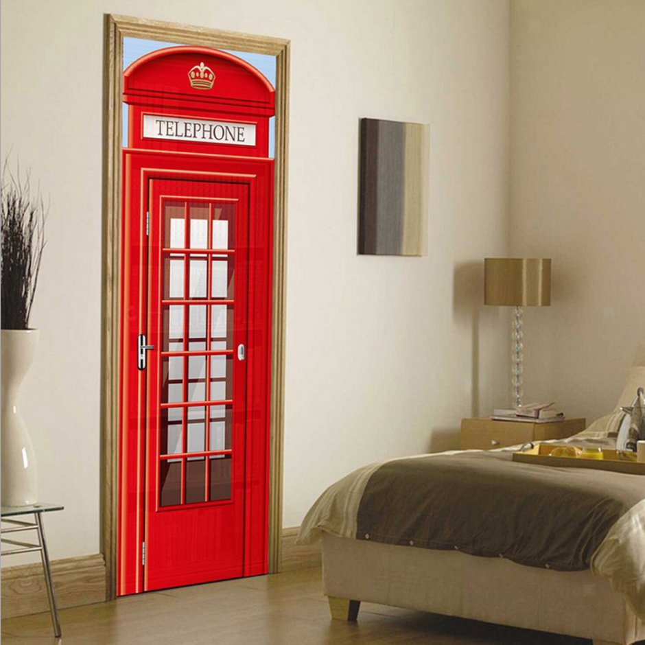 Дверь красная телефонная будка