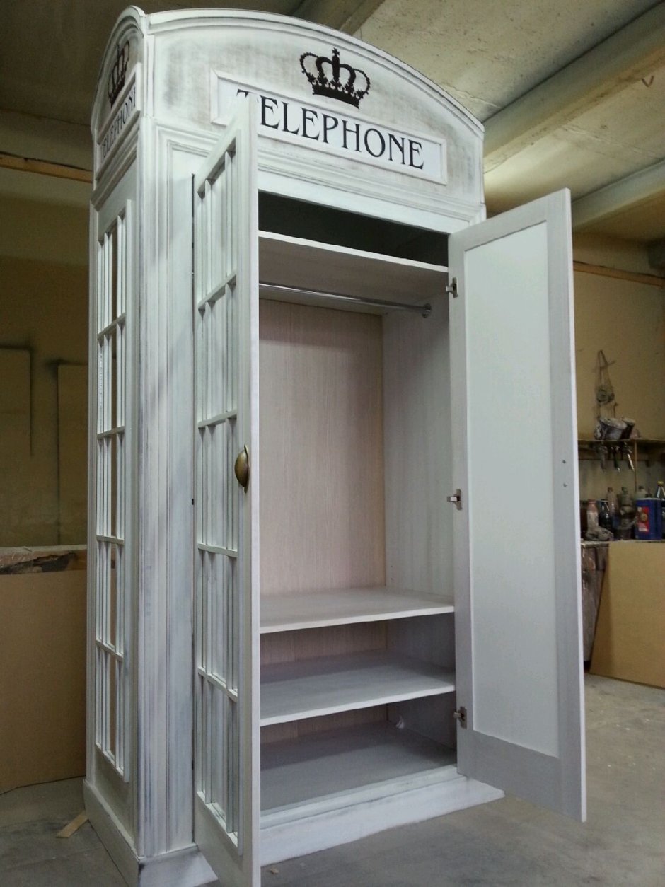 Шкаф-витрина Phone Booth
