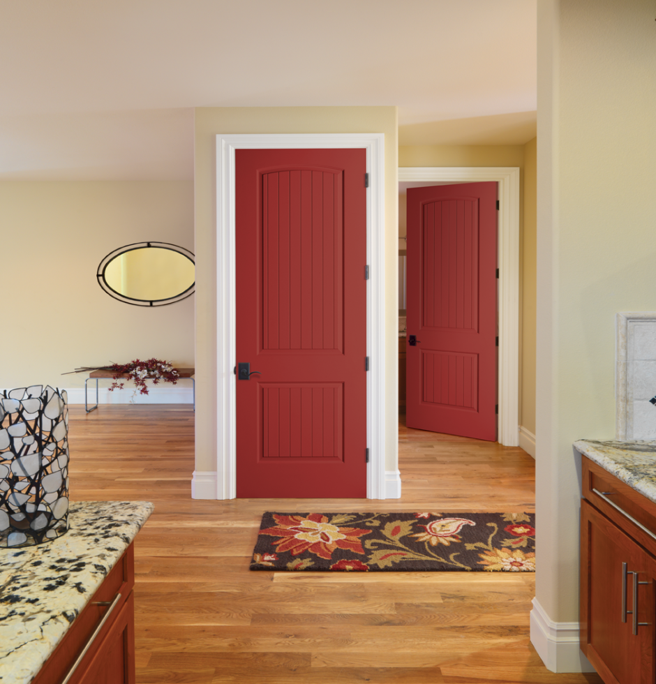 Красные двери в интерьере квартиры