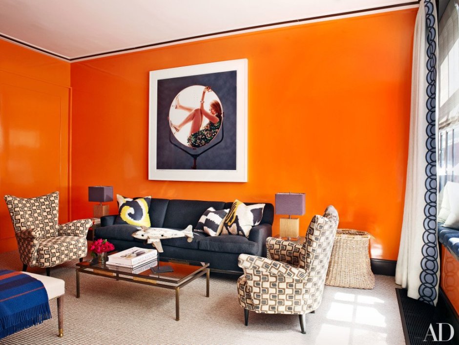 Черно оранжевая комната