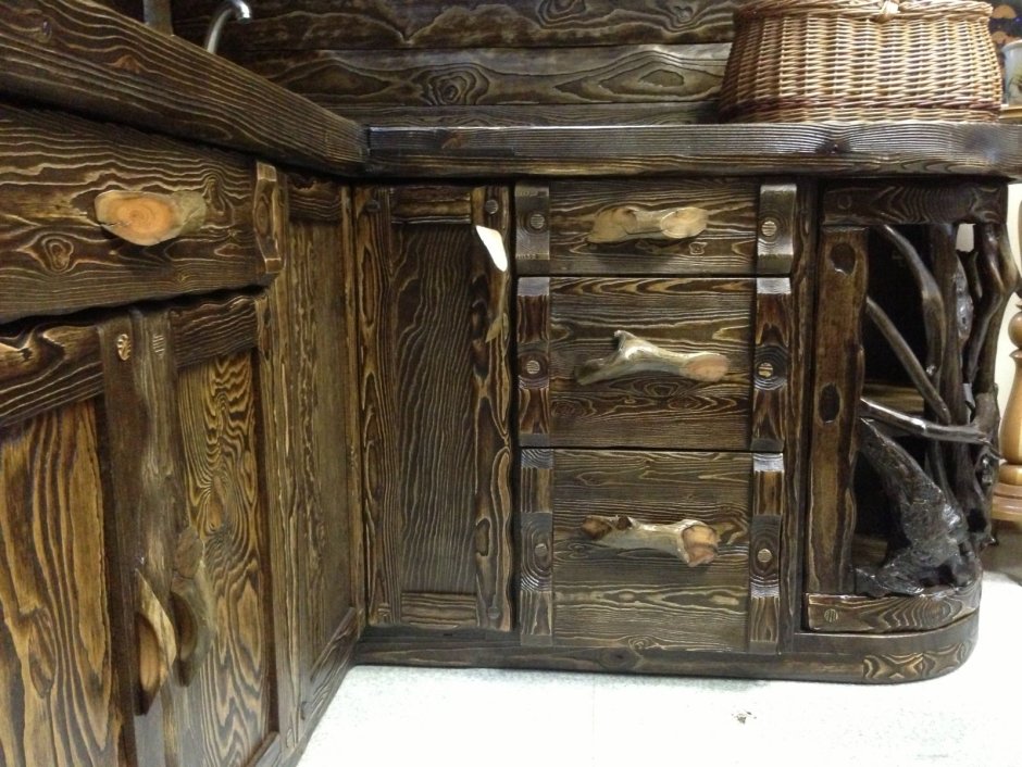 Мебель из брашированного дерева кухня
