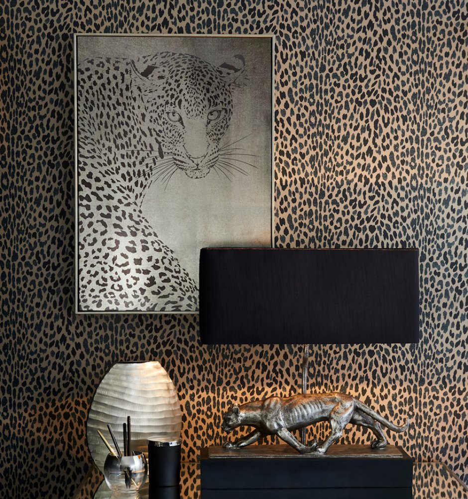Леопардовая стена в интерьере