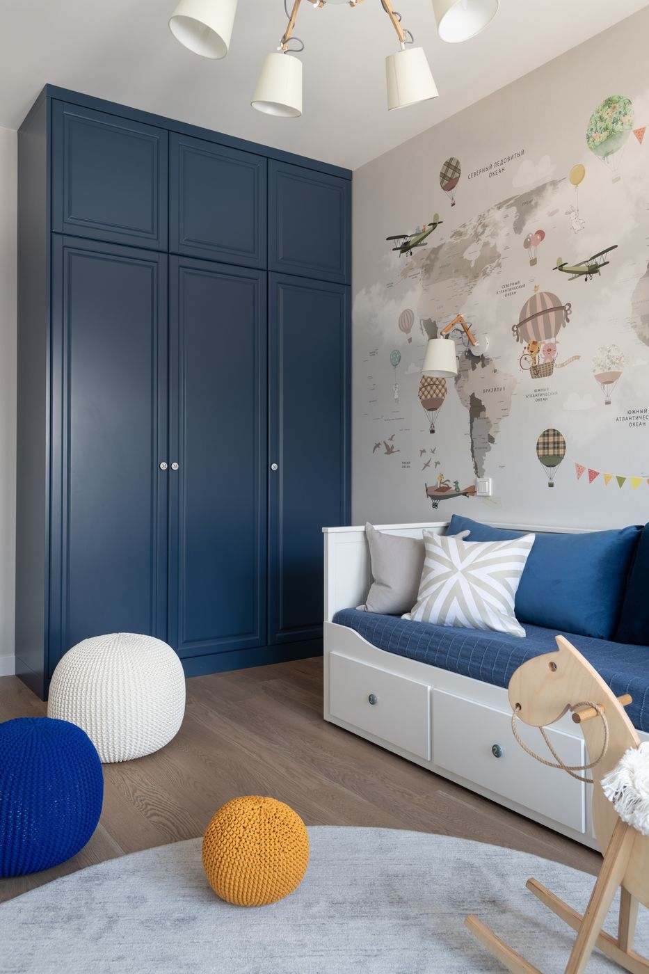 синяя мебель в детскую комнату