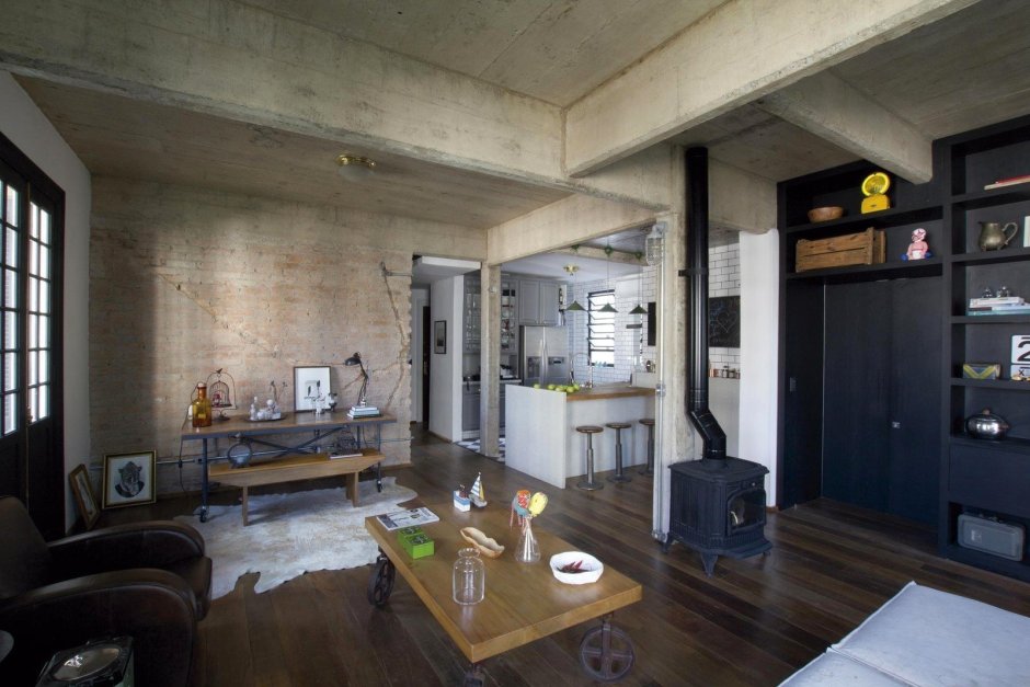 Квартира в стиле лофт с бетонными стенами