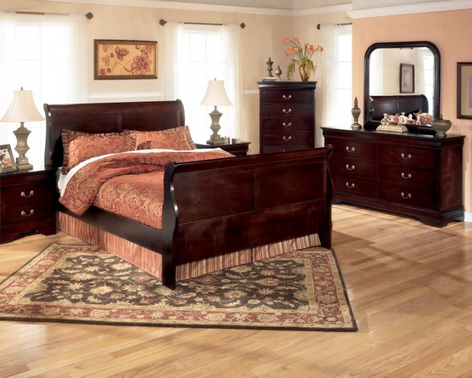 Спальня с мебелью цвета вишня
