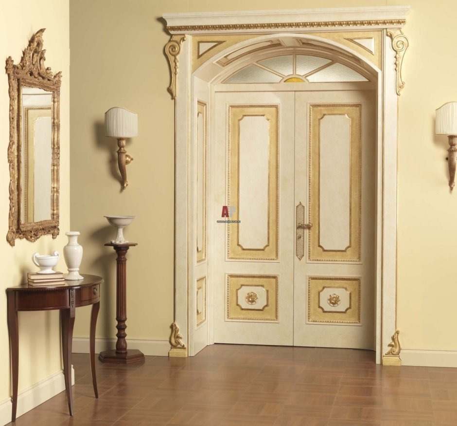 Двери в стиле классицизм