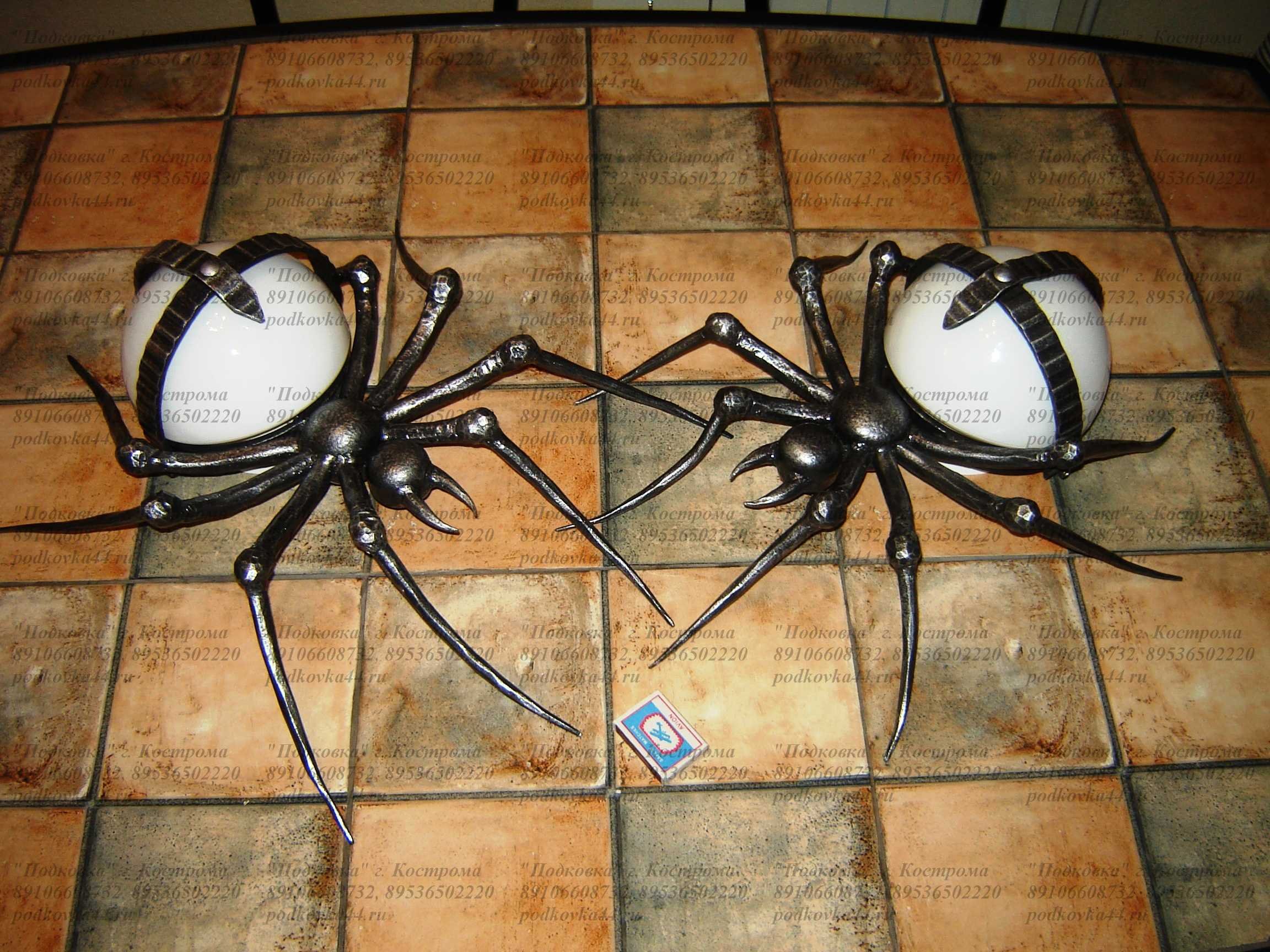 Самодельный паук. Кованый паук. Декоративные пауки из металла. Кованый паук с паутиной. Кованый паук светильник.