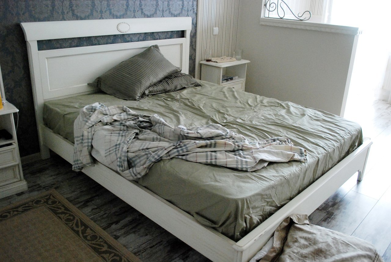 Незаправленная кровать (38 фото)