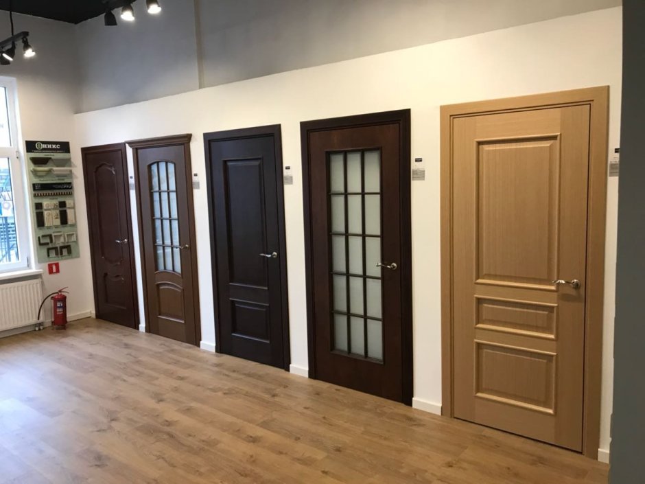 Светло коричневые двери в интерьере