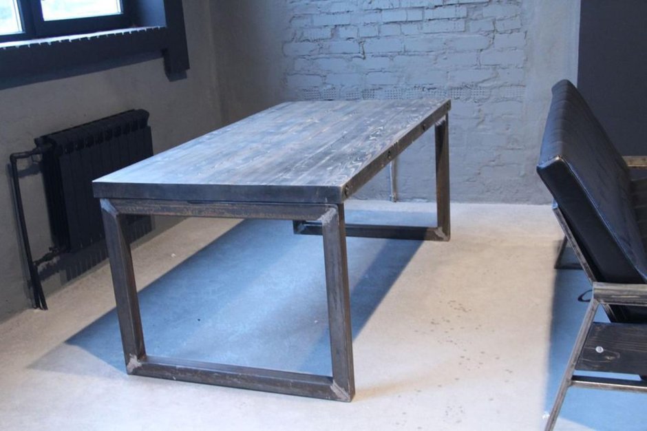 Обеденный дубовый стол лофт (основание металл) r43-635