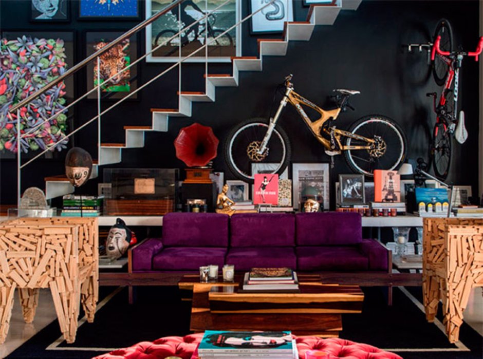 Кафе с велосипедом на стене