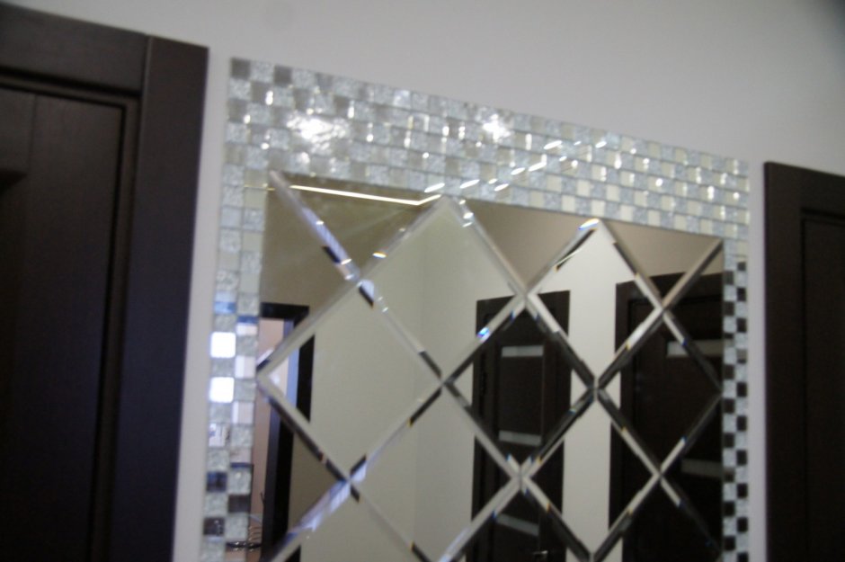 Зеркальная плитка Леруа Мерлен в интерьере