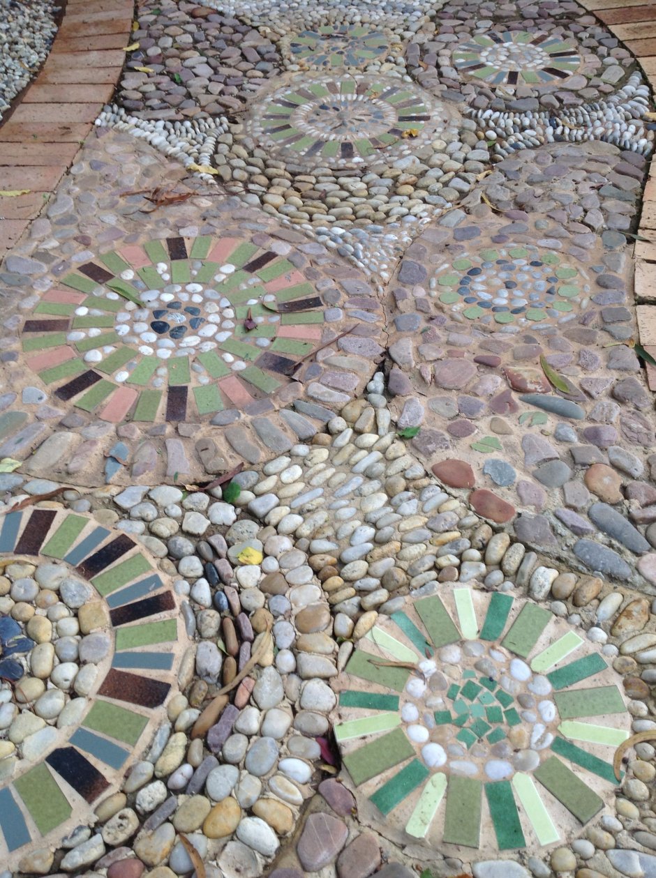 Мозаика из битой керамики