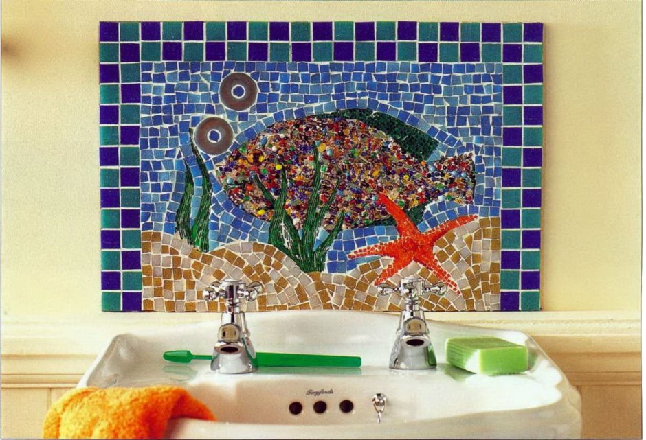 Мозаика на стене в ванной
