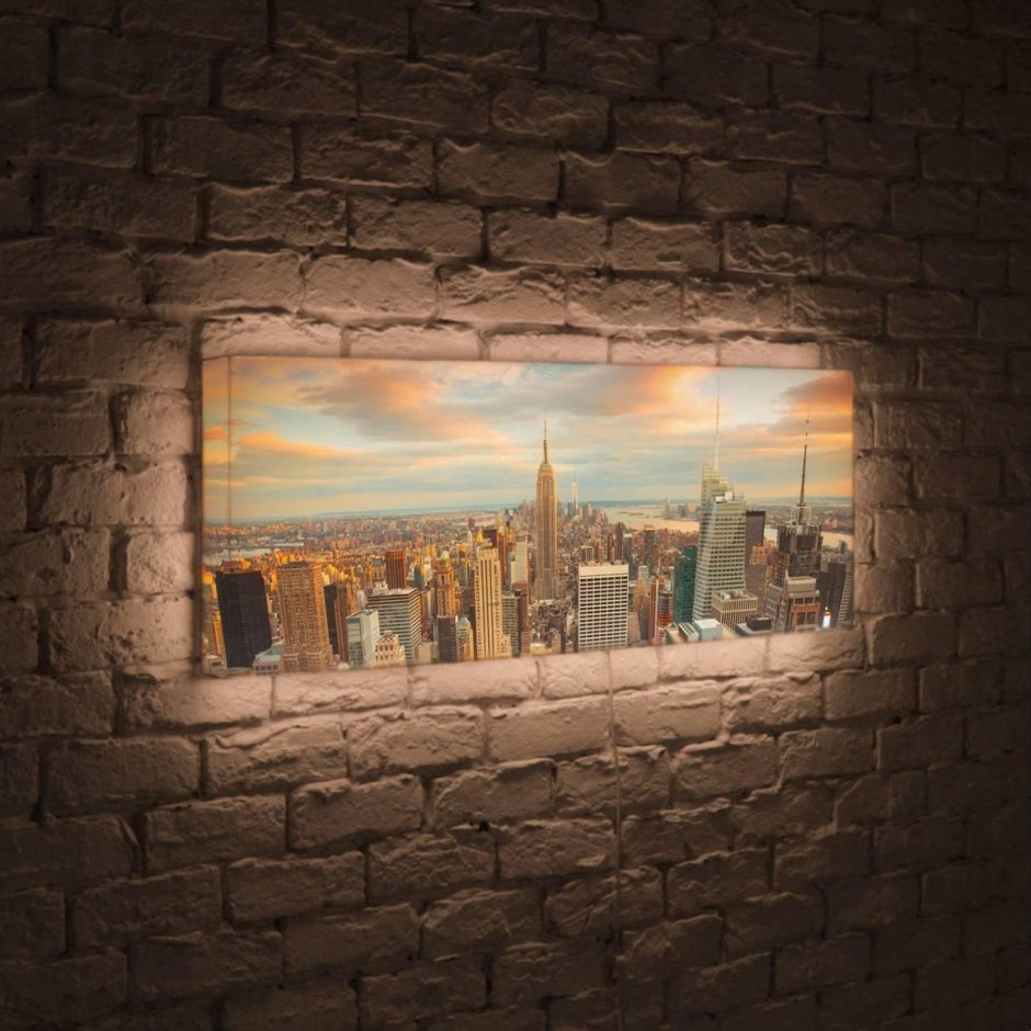 Кирпичная стена с подсветкой