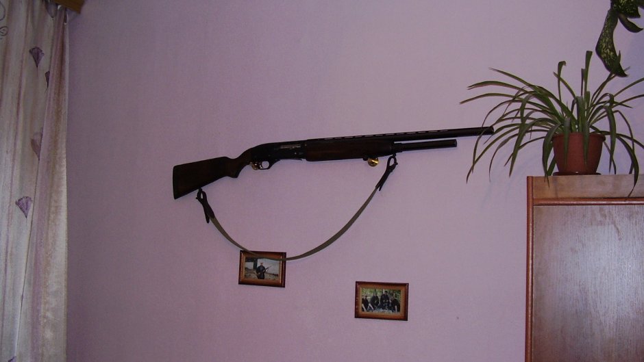 Стена с оружием