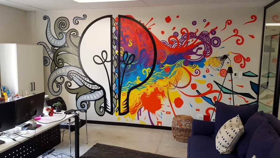 Креативная роспись стены в квартире