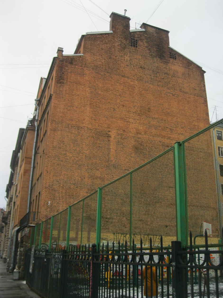 Брандмауэрная стена в Питере