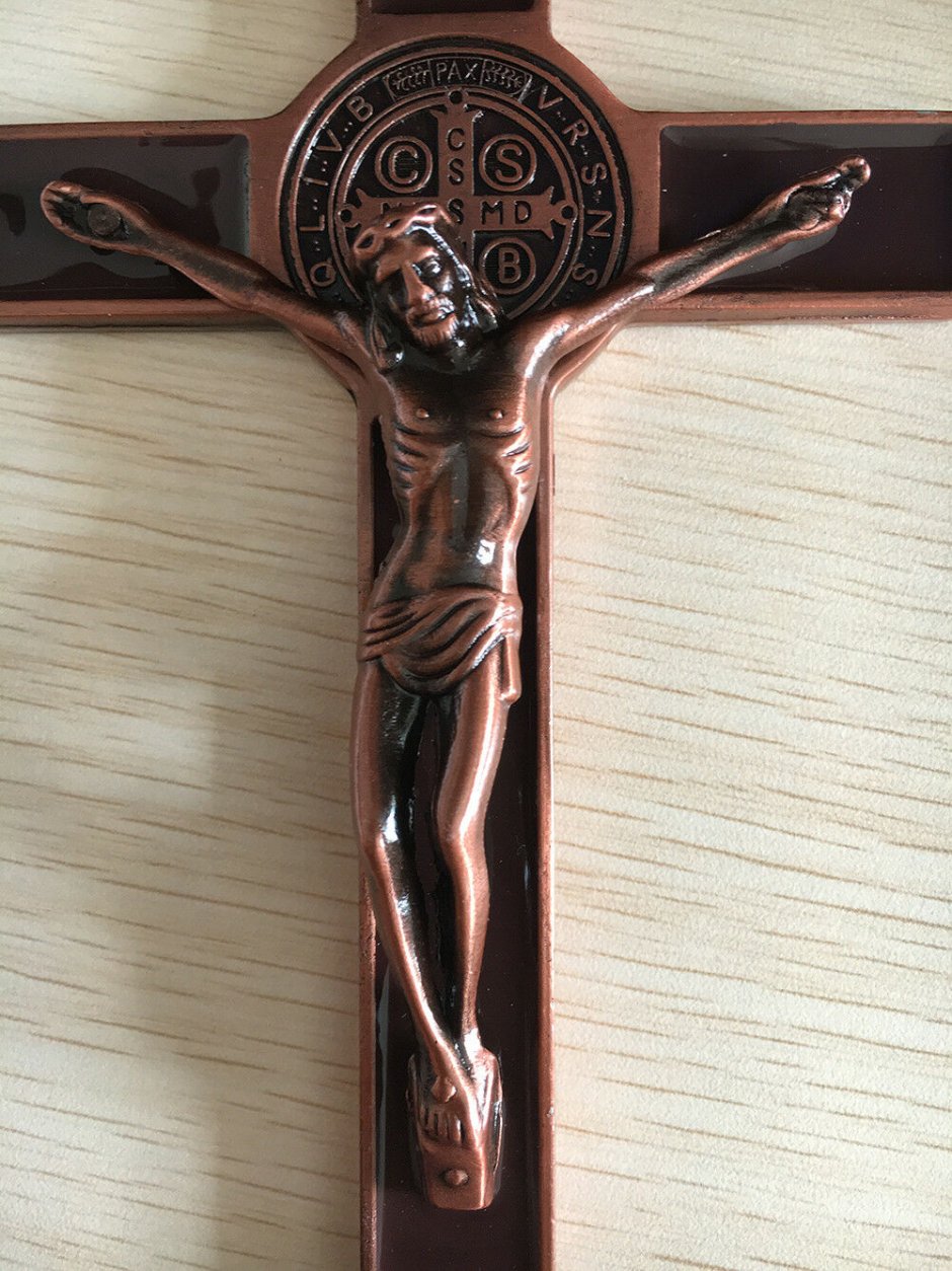 Католический алтарный крест