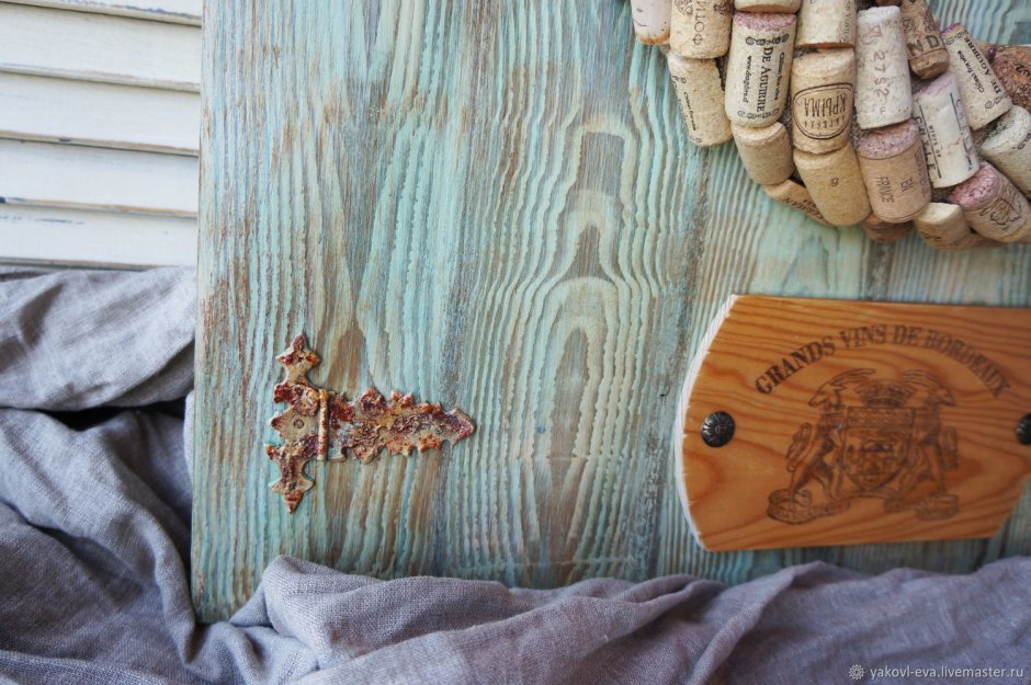 Панно на деревянной доске