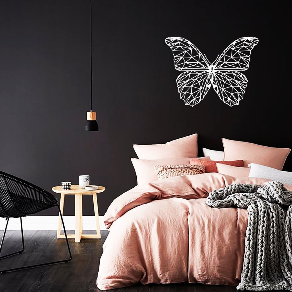 Украшение комнаты бабочками