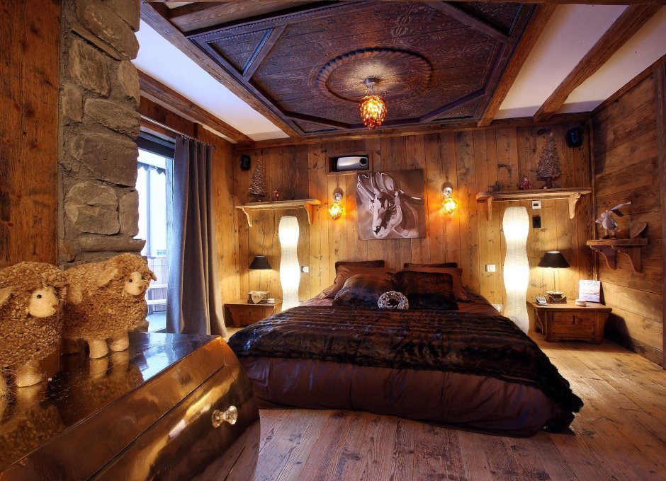 Спальня в стиле альпийского Шале