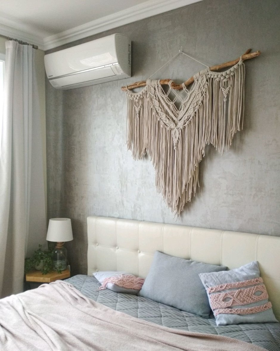 Плетеное украшение на стену
