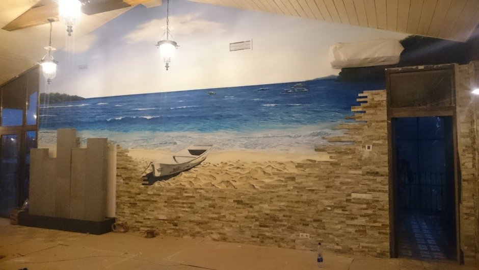 Окрашивание стены в морском стиле