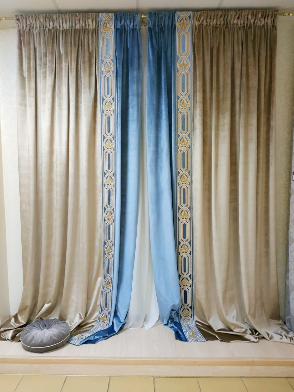 Римская тканевая штора с подхватом