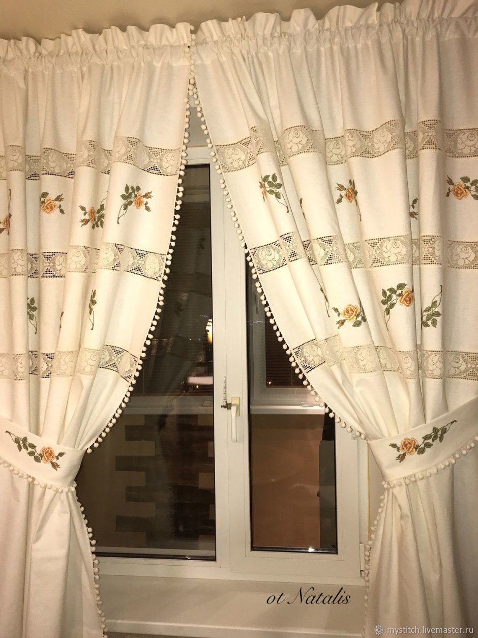 Льняные шторы с вышивкой