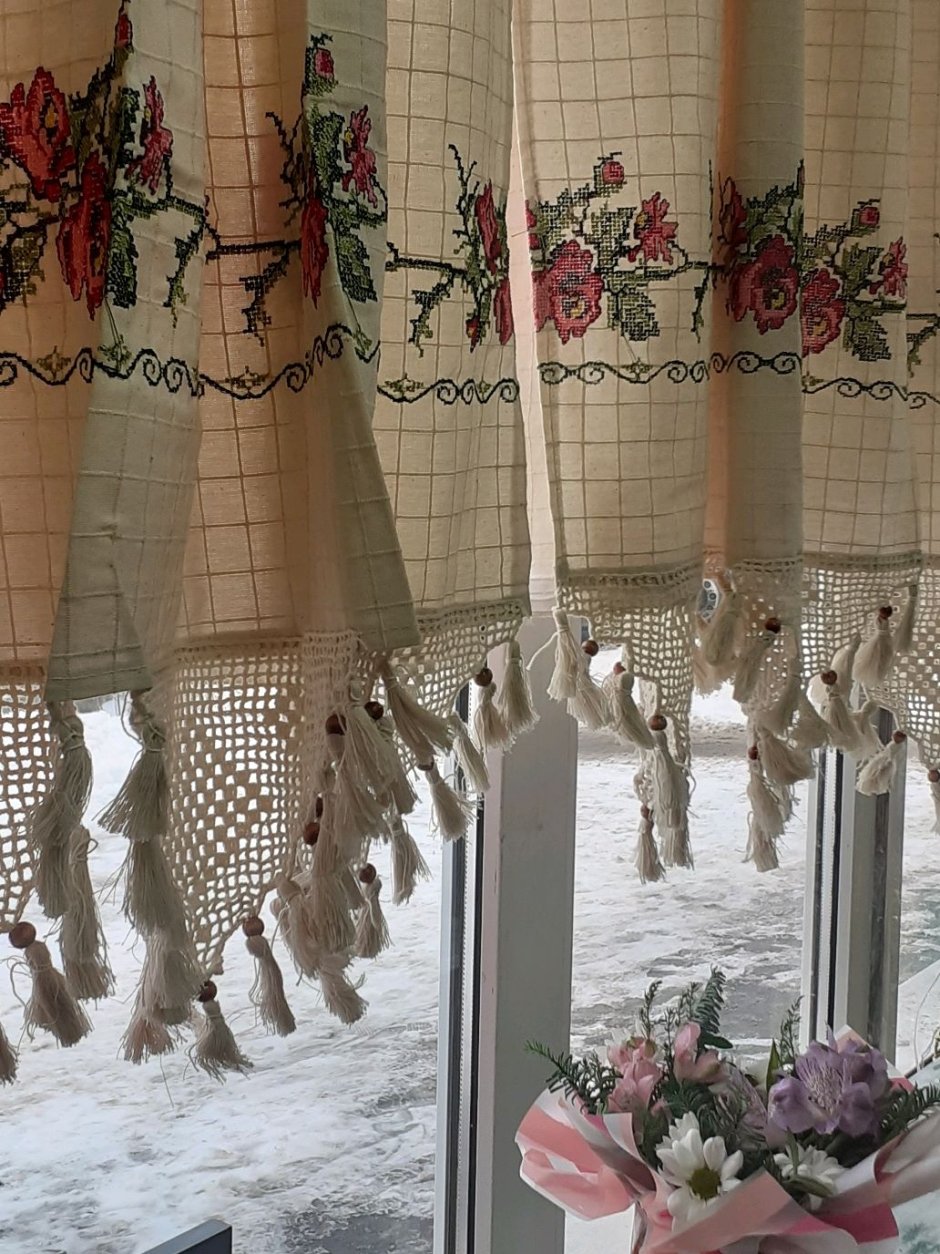 Льняные шторы с вышивкой