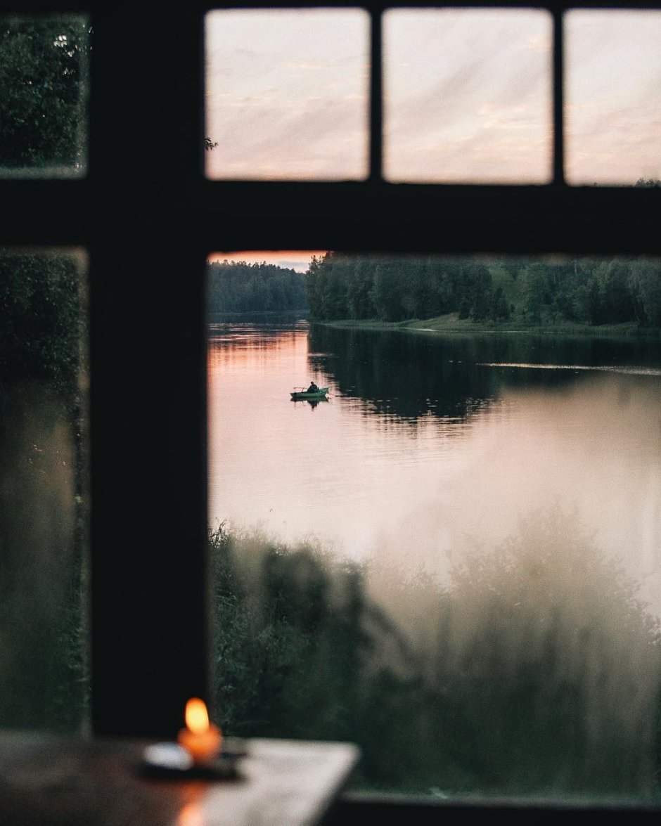 Вид из окна на реку