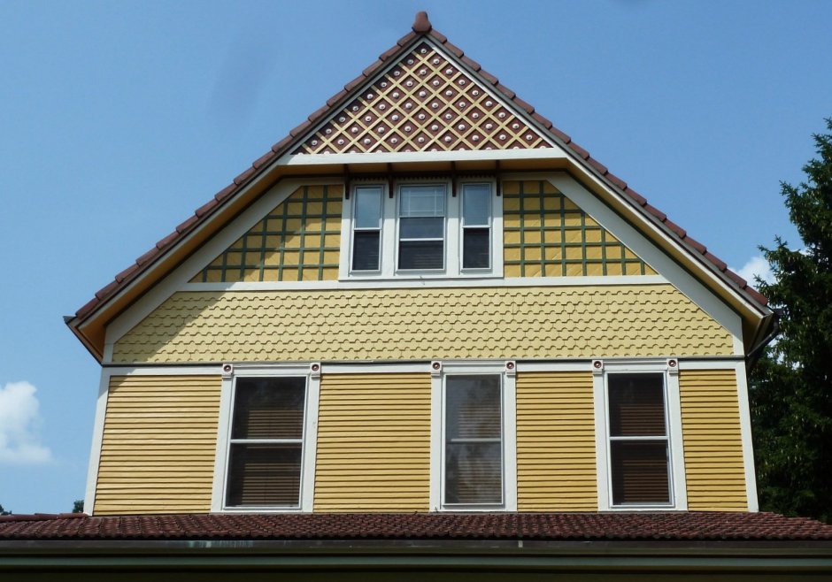 Круглое окно в крыше