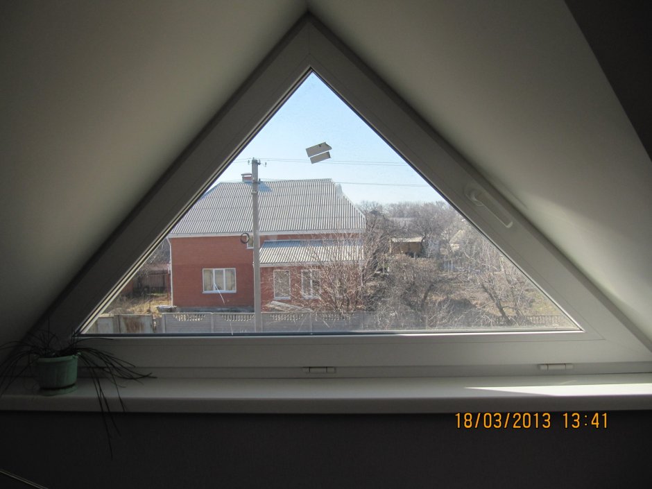 Панорамное окно на фронтоне