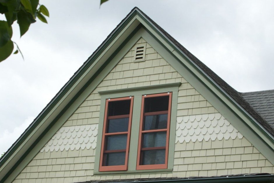 Окно на фронтоне двухскатной крыши (52 фото)