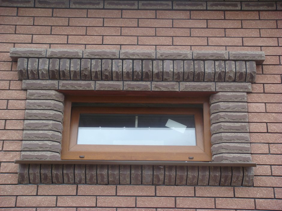 Стена с окном в стиле лофт