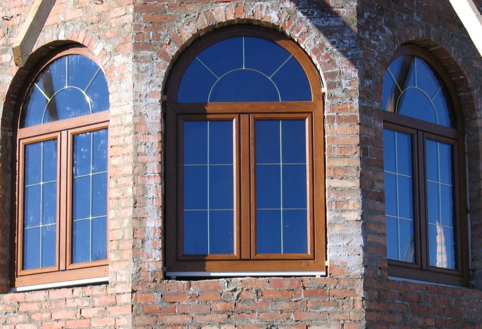 Деревянные окна со шпросами