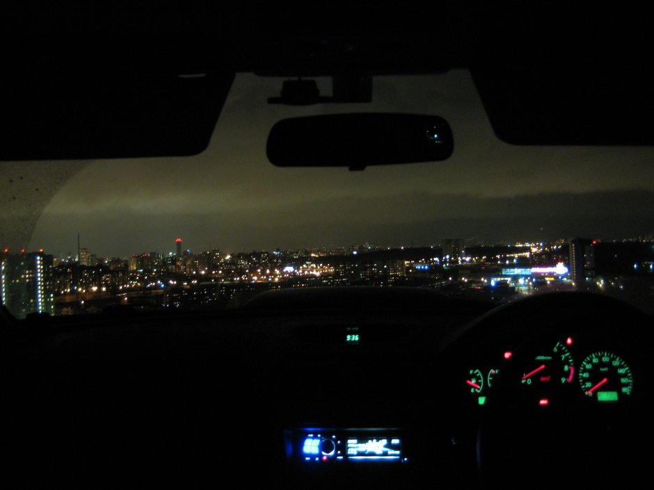 Ночной вид из окна машины (55 фото)