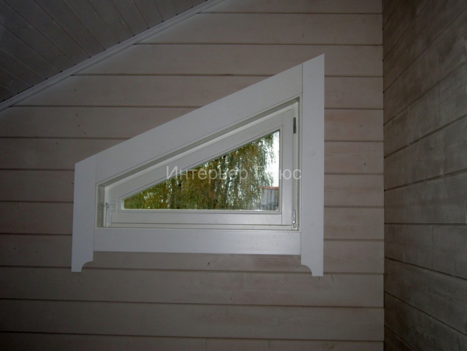 Обрамить окна у дома с сайдингом