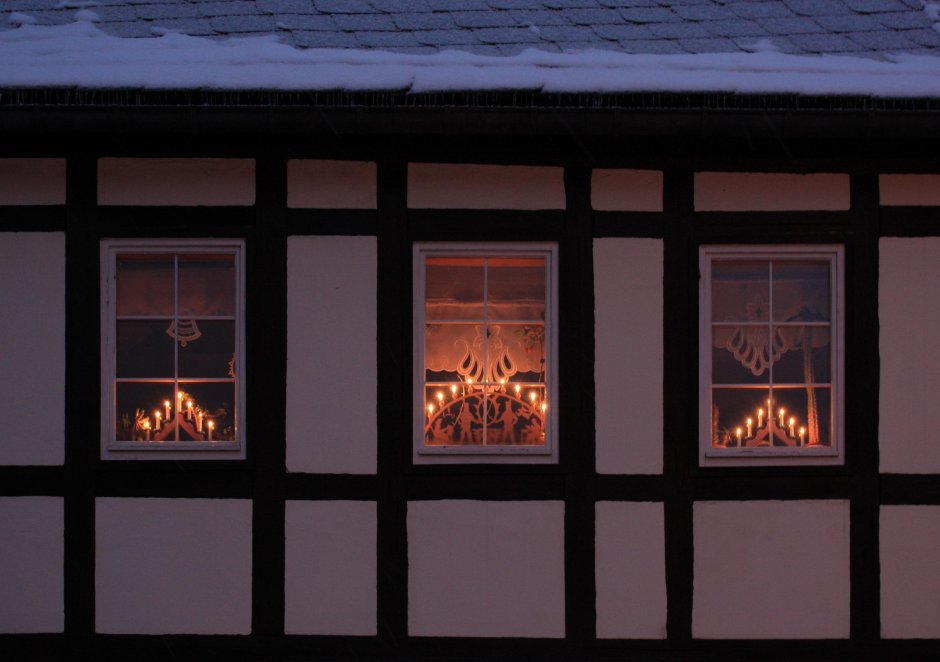 Рождественский светильник на окно