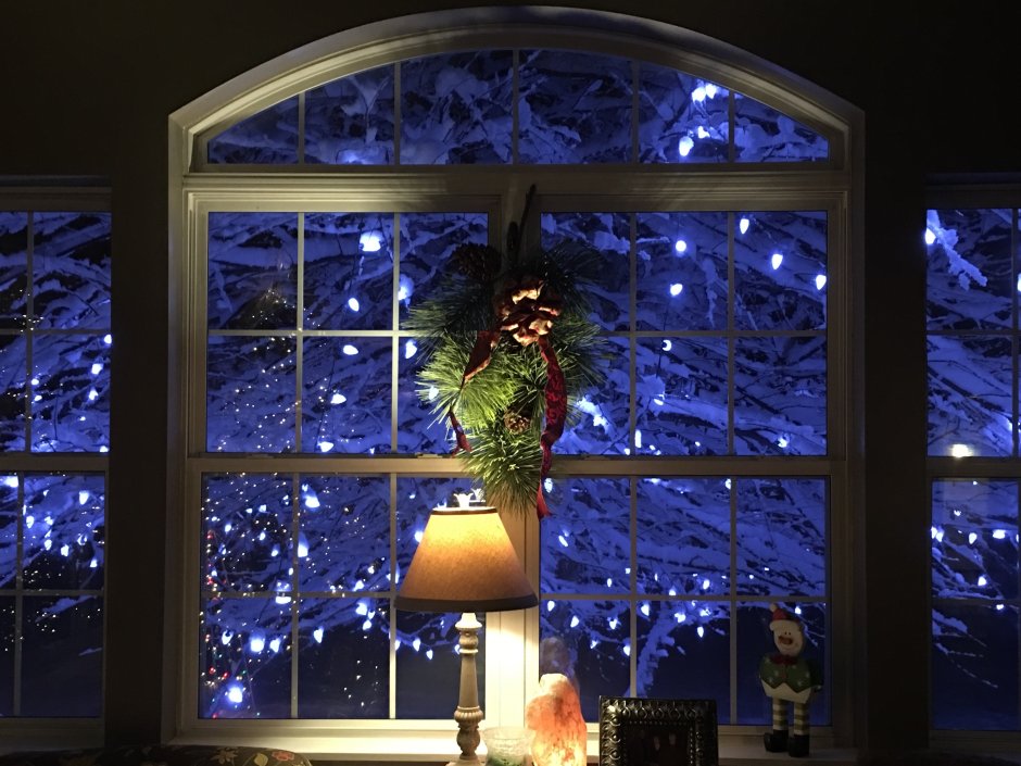 Окно в новогоднюю ночь