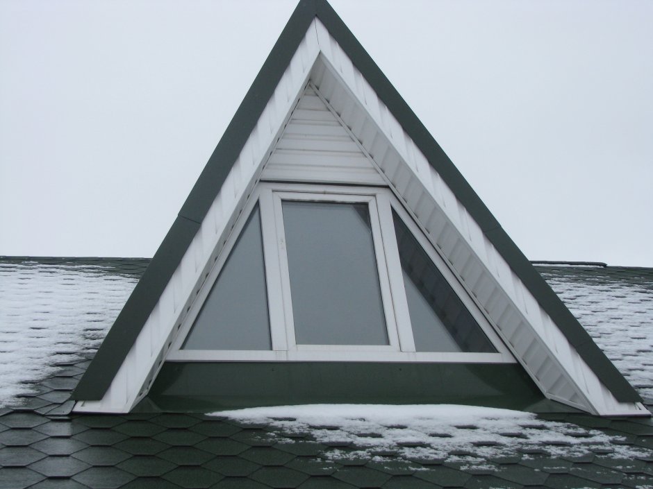 Мансардная крыша с окнами