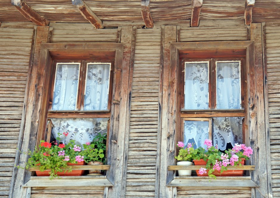 Вид деревенского окна