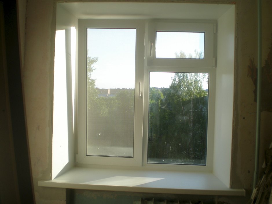 Пластиковое окно с форточкой на кухню