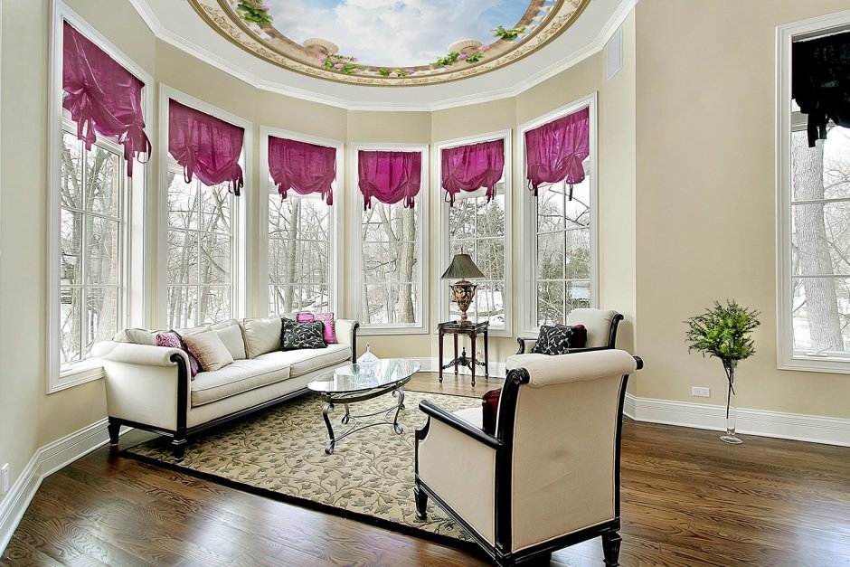 Полукруглая гостиная с панорамными окнами