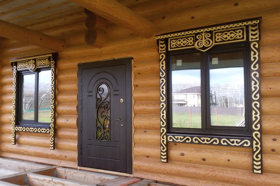 Внутренняя обналичка окон в деревянном доме