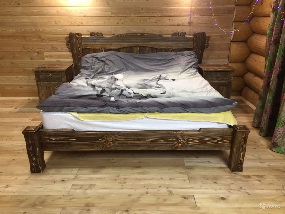 Кровать из сосны с брашировкой